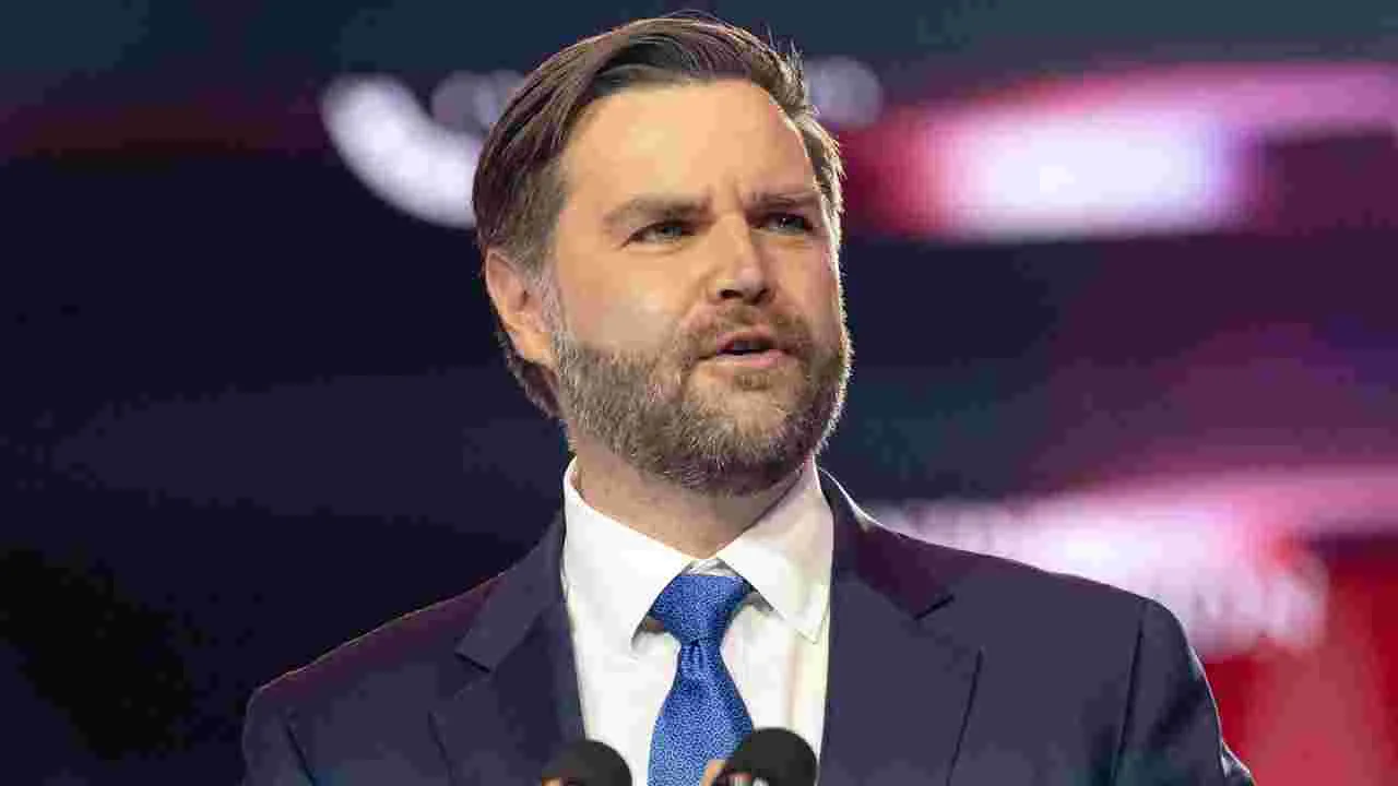 పాక్‌కు బయలుదేరిన అమెరికా ఉపాధ్యక్షుడు జేడీ వాన్స్.. మాతో గేమ్స్ వద్దంటూ వార్నింగ్