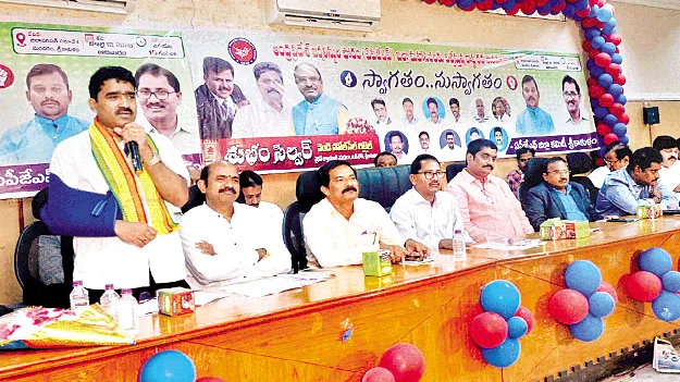 జర్నలిస్టుల సమస్యల పరిష్కారానికి కృషి 