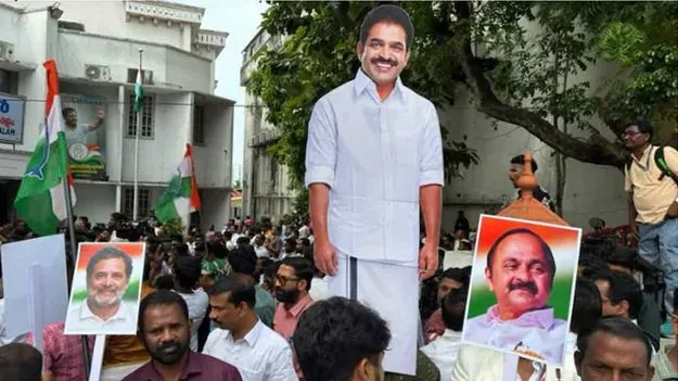 కేరళం సీఎం రేసులో కేసీ వేణుగోపాల్ సహా ముగ్గురు