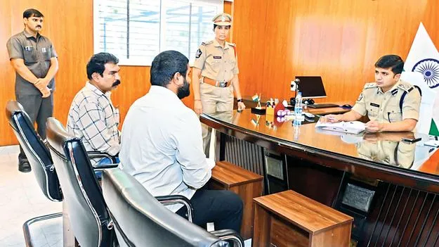 సమస్యలు పరిష్కరిస్తాం