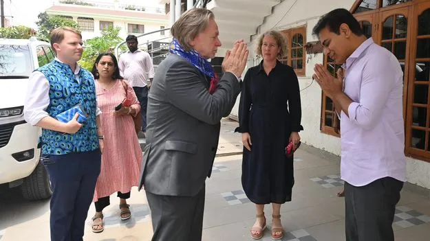 కేటీఆర్‌తో ఆస్ట్రేలియా హైకమిషనర్ కీలక భేటీ.. పెట్టుబడులపై చర్చ
