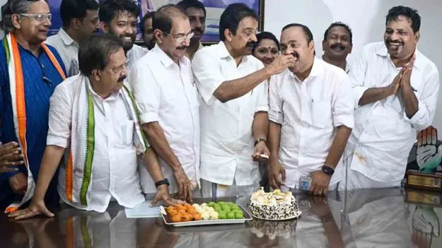కేరళం పీసీసీ కార్యాలయంలో మిన్నంటిన సంబరాలు.. వీడియోలు వైరల్