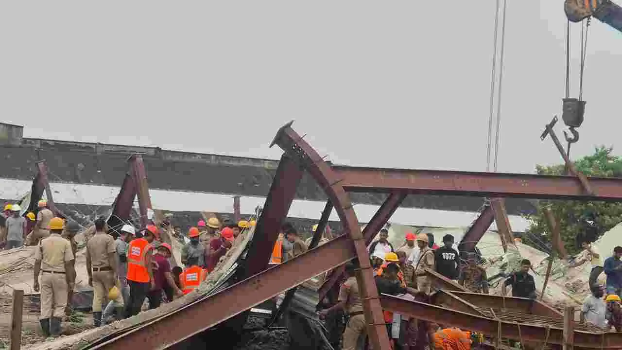గోడౌన్ కూలిన ఘటనలో 8కి చేరిన మృతులు