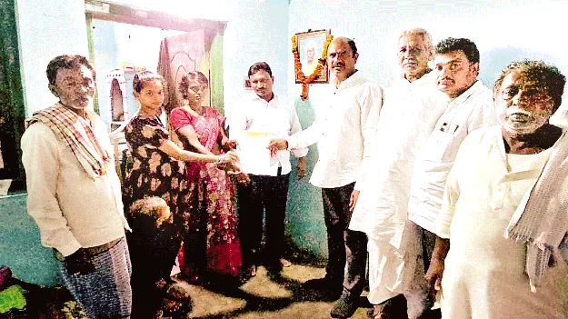 కార్యకర్తలకు అండగా టీడీపీ: ఎంపీ కలిశెట్టి