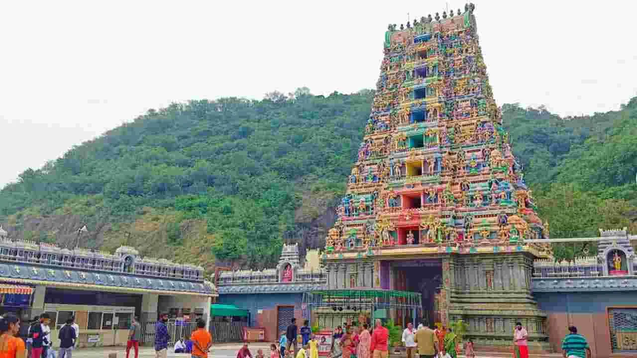 ఇంద్రకీలాద్రి ఘాట్ రోడ్డు మరమ్మతు పనులు నిలిపివేత..