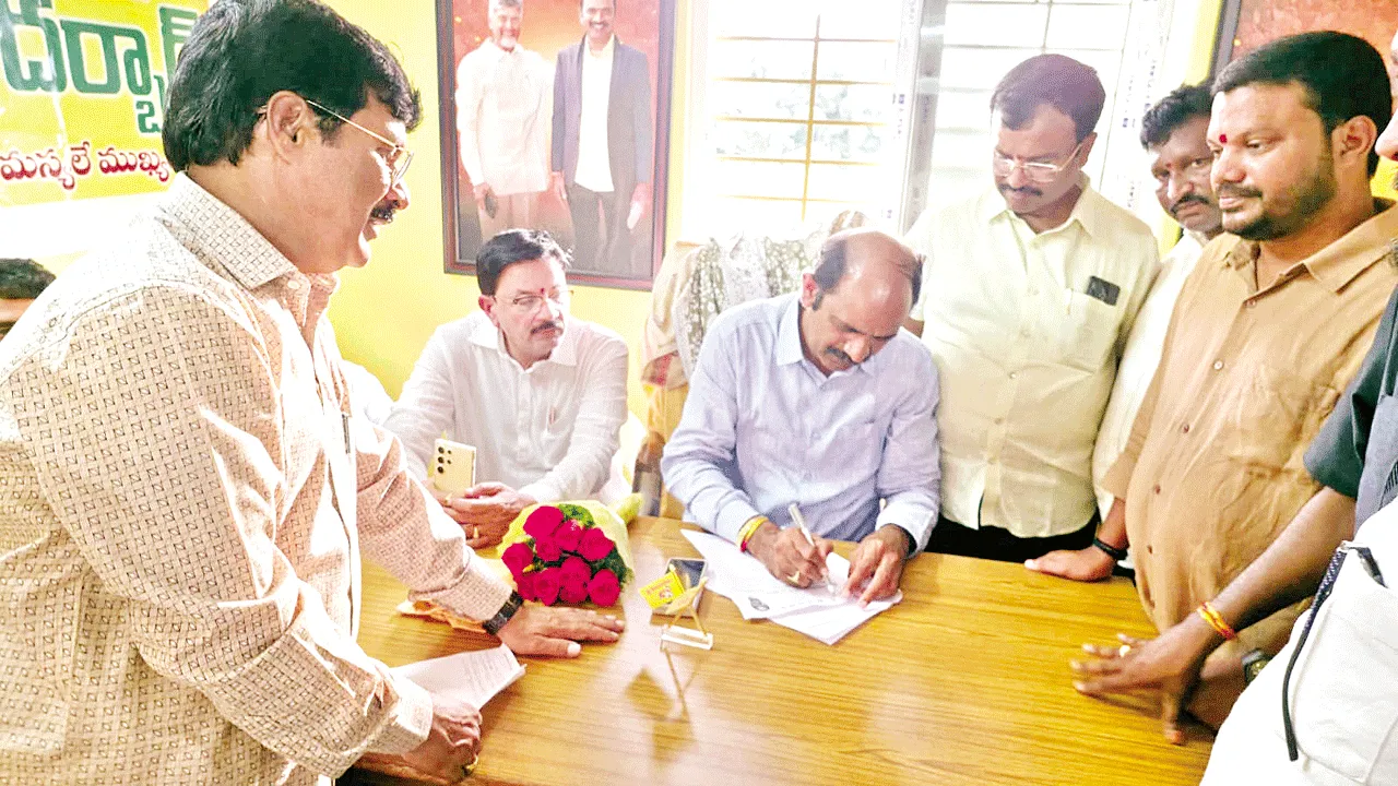 సమస్యల పరిష్కారానికి ప్రజాదర్బార్‌: ఎంపీ