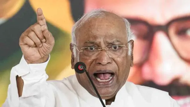 మోదీని టెర్రరిస్టుగా సంబోధించిన ఖర్గే..  మండిపడిన బీజేపీ