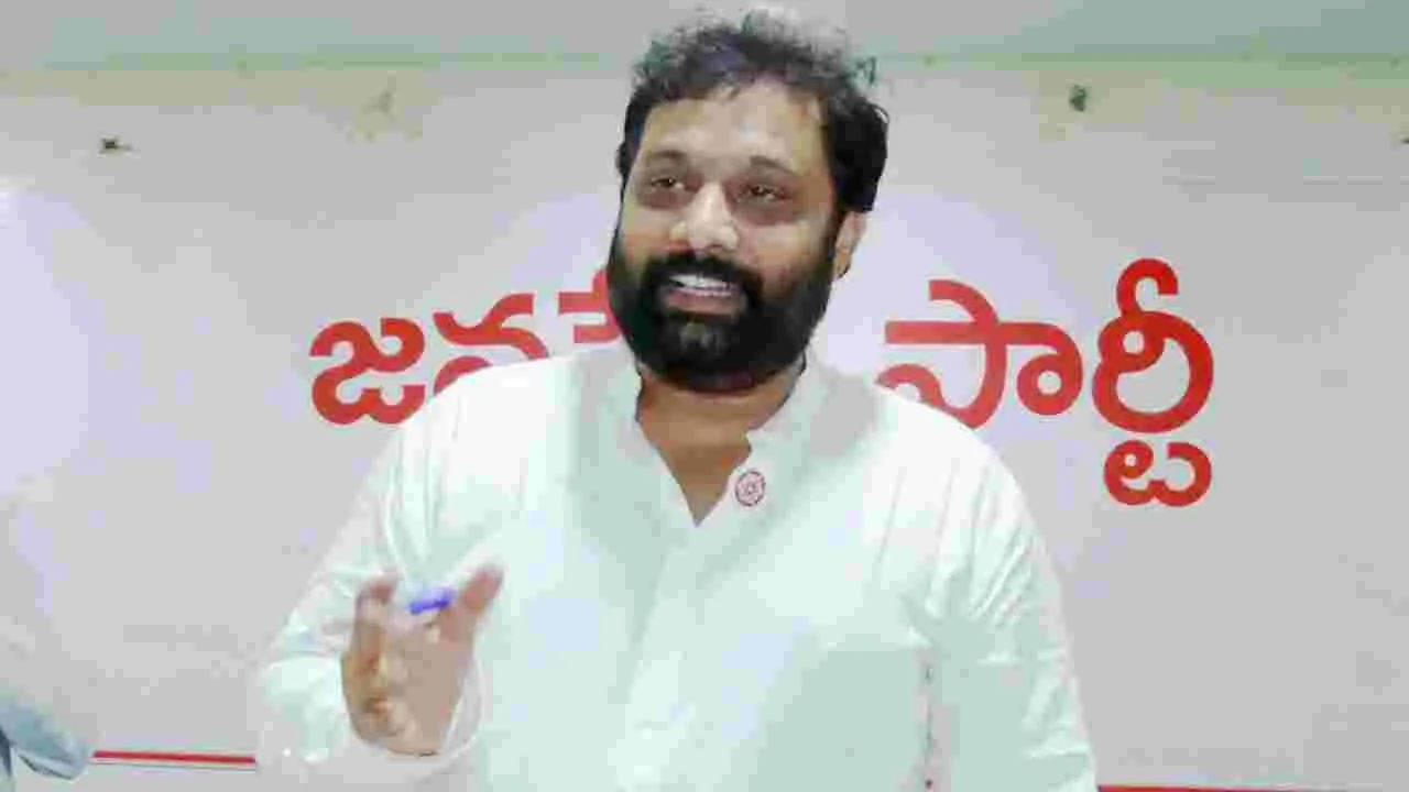 ప్రకాశ్‌రాజ్‌ ఓ పొలిటికల్ జోకర్.. కిరణ రాయల్ షాకింగ్ కామెంట్స్