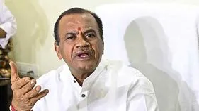 ఉద్యమ సహచరుడు చనిపోతే వెళ్లని కేసీఆర్‌ మళ్లీ సీఎం ఎలా అవుతారు?: మంత్రి కోమటిరెడ్డి