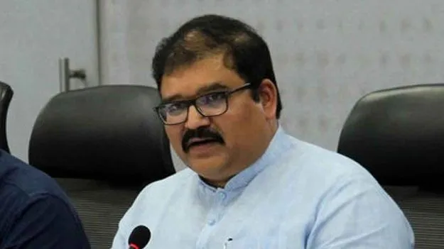 స్వచ్చాంధ్ర కోసం వాణిజ్య, స్వచ్ఛంధ సంస్థలను భాగస్వామ్యం చేయాలి: పట్టాభిరామ్