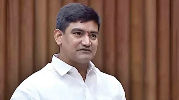 విశాఖ స్టీల్ ప్లాంట్‌లో ఒక ఉద్యోగిని తొలగించలేదు: మంత్రి కొండపల్లి