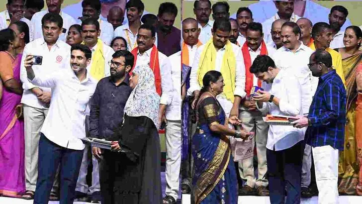  మంగళగిరిలో  ‘మన ఇల్లు-మన లోకేశ్‌’.. పేదలకు రెండో విడత ఇళ్ల పట్టాల పంపిణీ