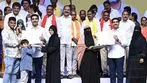  మంగళగిరిలో  ‘మన ఇల్లు-మన లోకేశ్‌’.. పేదలకు రెండో విడత ఇళ్ల పట్టాల పంపిణీ