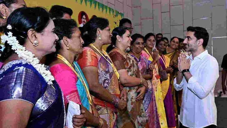  మంగళగిరిలో  ‘మన ఇల్లు-మన లోకేశ్‌’.. పేదలకు రెండో విడత ఇళ్ల పట్టాల పంపిణీ