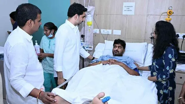మణిపాల్ ఆసుపత్రిలో బ్రహ్మం చౌదరిని పరామర్శించిన మంత్రి లోకేశ్