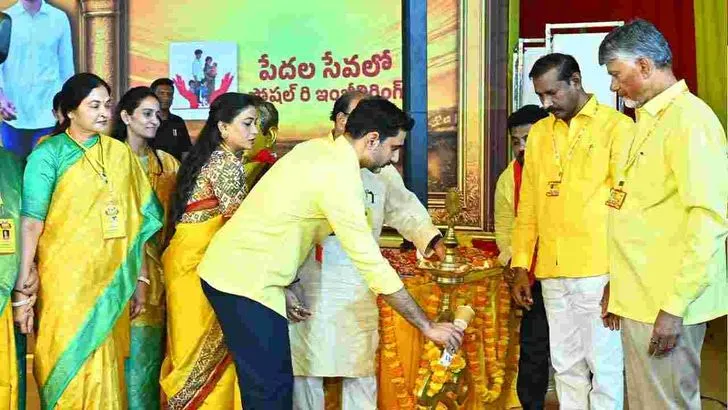 ఘనంగా మహానాడు వేడుకలు.. టీడీపీ జెండాను ఆవిష్కరించిన సీఎం చంద్రబాబు