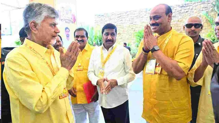 మహానాడులో ఘనంగా ఎన్టీఆర్ జయంతి వేడుకలు..  నివాళులు అర్పించిన చంద్రబాబు