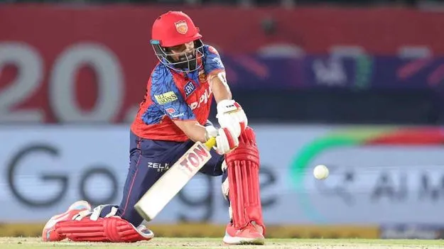 అర్ధ సెంచరీతో రాణించిన ప్రభ్‌సిమ్రన్.. ముంబై టార్గెట్ 201