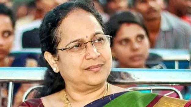 గల్లంతైన మత్స్యకారుల కుటుంబాల బాధ వర్ణనాతీతం: ఎమ్మెల్యే లోకం మాధవి