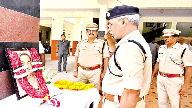 మండలి కృష్ణారావుకు ఘన నివాళి