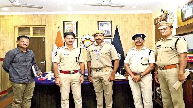 రాష్ట్రస్థాయి పవర్‌ లిఫ్టింగ్‌ పోటీల్లో మహదేవ్‌ ప్రతిభ