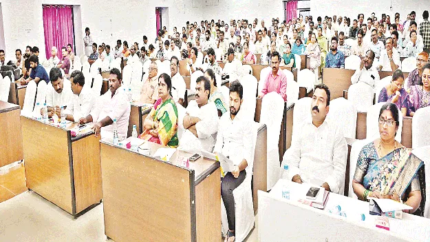 వాడివేడిగా జడ్పీ సమావేశం