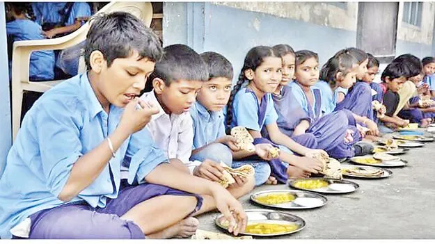 మధ్యాహ్న భోజనం  బాలేదు..కాదు బాగుంది!