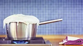 పాలు మరిగించడానికి ఏ పాత్ర మంచిది?