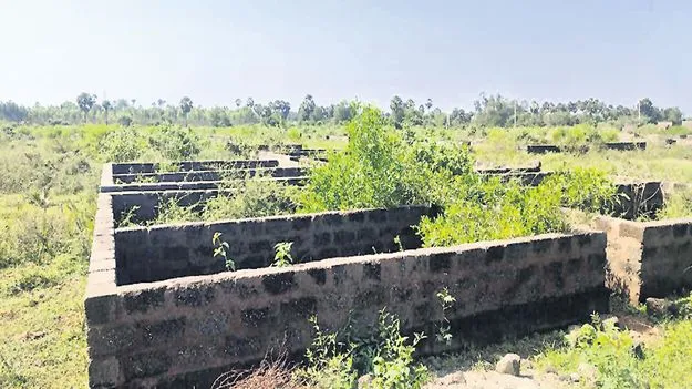 ఇళ్ల నిర్మాణంలో రాక్‌ట్రీ అక్రమాలు