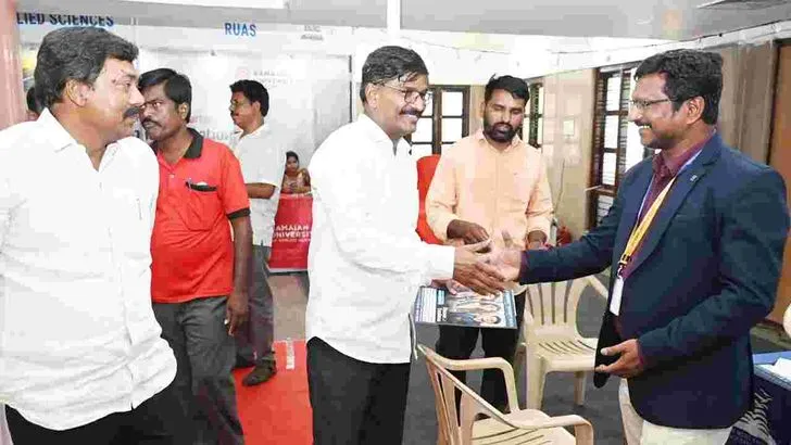 ఏబీఎన్ ఆంధ్రజ్యోతి ఆధ్వర్యంలో విద్యా జ్యోతి కార్యక్రమం.. రెండో రోజు విశేష స్పందన