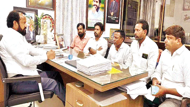 ఎల్లప్పుడూ కార్మికుల పక్షాన నిలబడతా: ఎన్‌ఈఆర్‌