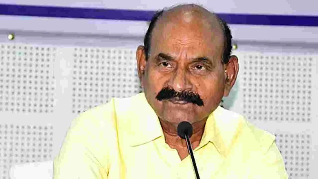 మైనార్టీ విద్యార్థుల భవిష్యత్తుకు వక్ఫ్ బోర్డు భరోసా: మంత్రి ఫరూక్