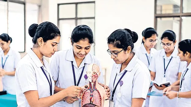 నర్సింగ్‌ విద్యా సంస్థలపై విచారణ