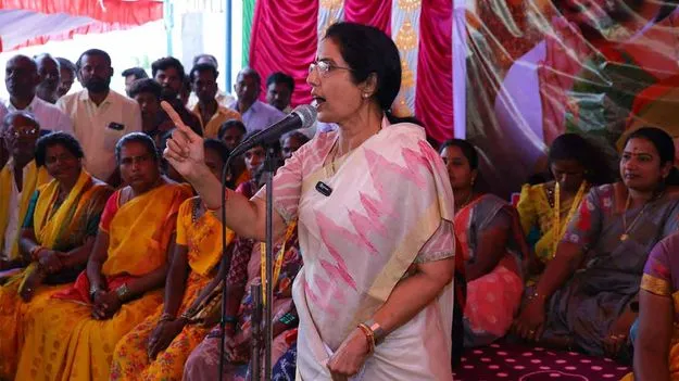 మా ఇంట్లో రెండు పార్టీలు: భువనేశ్వరి