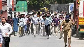 నోయిడా అల్లర్లు.. ఇద్దరి అరెస్టు, మరొకరు పరారీ..