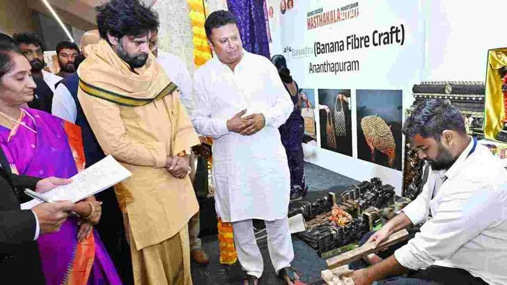  విజయవాడలో హస్తకళల ఉత్సవాన్ని ప్రారంభించిన పవన్ కల్యాణ్