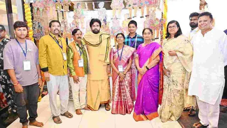  విజయవాడలో హస్తకళల ఉత్సవాన్ని ప్రారంభించిన పవన్ కల్యాణ్