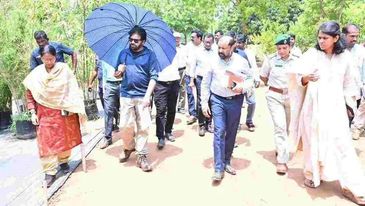 రాజానగరంలో అటవీశాఖ ప్రాంతీయ పరిశోధన కేంద్రాన్ని పరిశీలించిన పవన్ కల్యాణ్