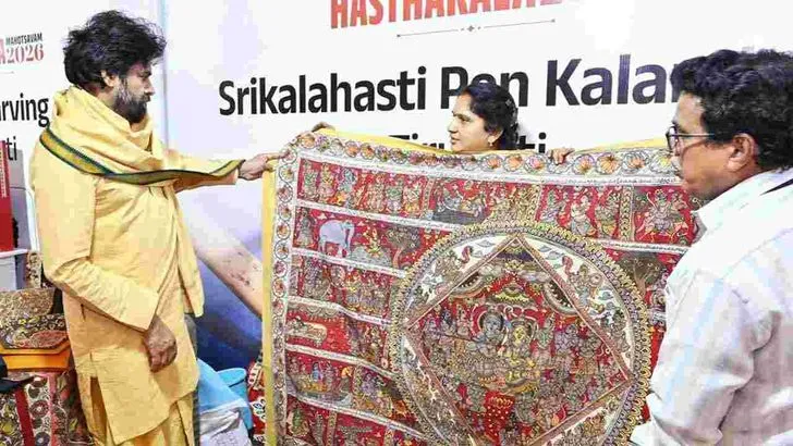  విజయవాడలో హస్తకళల ఉత్సవాన్ని ప్రారంభించిన పవన్ కల్యాణ్