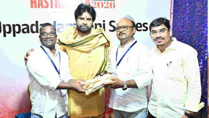  విజయవాడలో హస్తకళల ఉత్సవాన్ని ప్రారంభించిన పవన్ కల్యాణ్