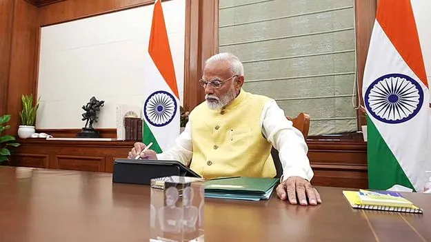 పశ్చిమాసియా సంక్షోభ ప్రభావాలపై కేంద్ర కేబినెట్ కీలక చర్చ