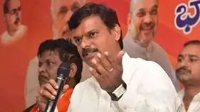 హోంగార్డుల సమస్యలు పరిష్కరించండి: సీఎం చంద్రబాబుకు ఏపీ బీజేపీ చీఫ్ లేఖ