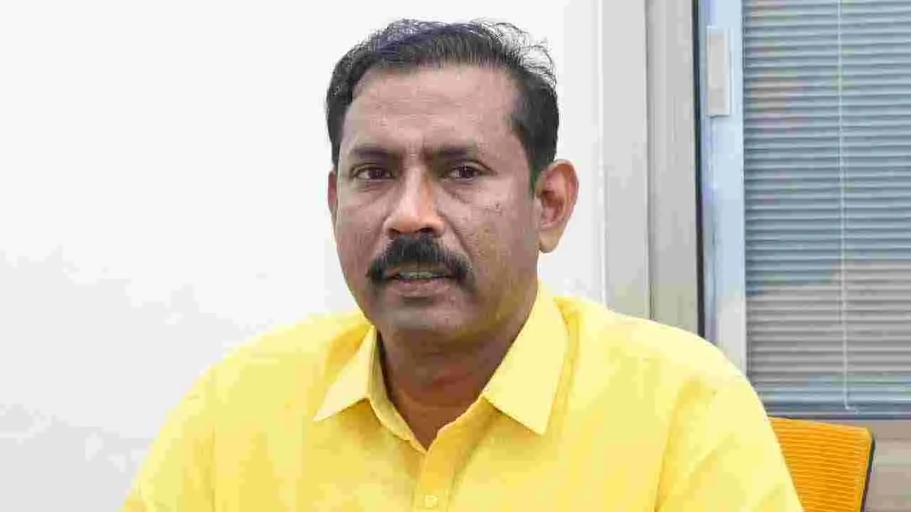 మత్స్యకారుల కన్నీళ్లతో జగన్ రాజకీయాలు మానుకోవాలి: పల్లా