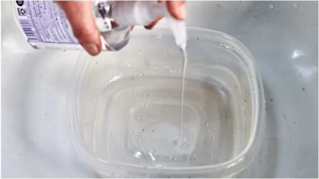 ప్లాస్టిక్ డబ్బాలపై నూనె, మసాలా మరకలను ఇలా క్లీన్ చేయండి