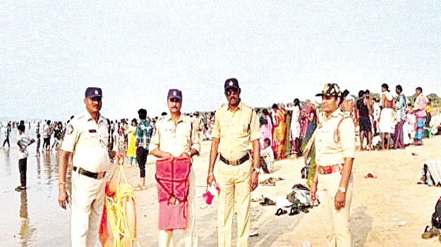 వత్సవలసకు తరలివచ్చిన భక్తులు