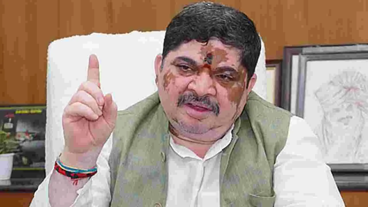 బీసీ కార్పొరేషన్ ద్వారా స్కిల్ డెవలప్‌మెంట్ కార్యక్రమాలు: పొన్నం ప్రభాకర్