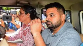 జైలులో తనిఖీలు.. అడ్డంగా దొరికిన మాజీ ఎంపీ రేవణ్ణ.. ప్రభుత్వం సీరియస్
