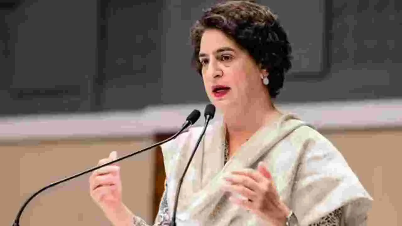 విపక్షాలు ఐక్యంగా ఉండి బీజేపీ కుట్రలను అడ్డుకున్నాయి: ప్రియాంక