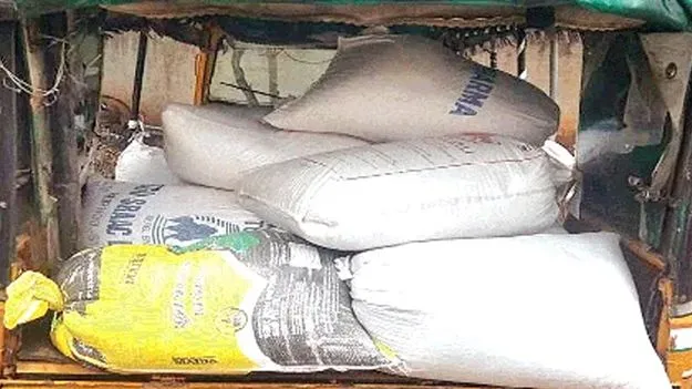 రేషన్ మాఫియాకు చెక్.. భారీగా బియ్యం పట్టివేత