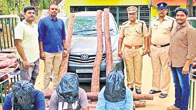 Red Sandal: ముగ్గురు స్మగ్లర్ల అరెస్టు  